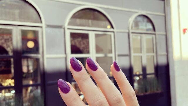 Uñas Gervasa al paso en Lomas de Zamora Provincia de Buenos Aires Argentina