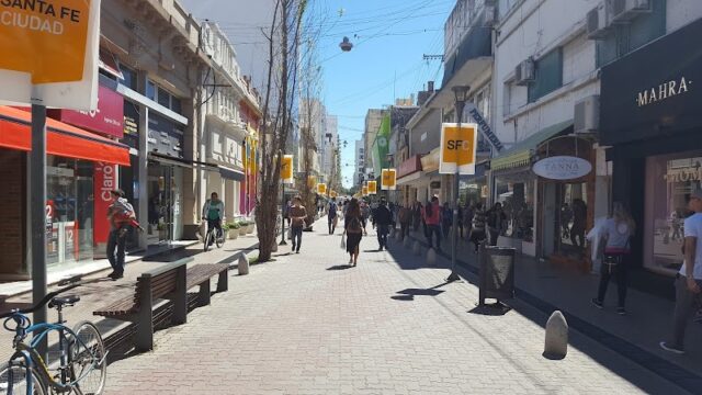 Uñas Solarium Peatonal en FRV Santa Fe Argentina