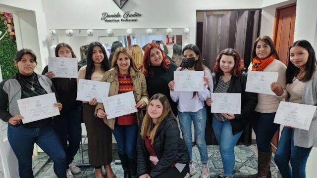 Uñas Academia Glow Makeup and Nails en Salta Salta Argentina