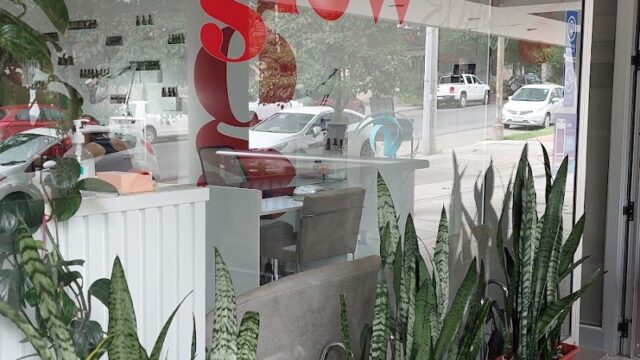 Uñas Glow Express en Barrio Los Perales San Salvador de Jujuy Jujuy Argentina