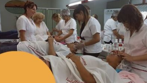 Uñas Claudia Sotuyo Cosmetóloga en Comodoro Rivadavia Chubut Argentina