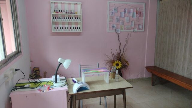 Uñas The lady nails en Ituzaingó Provincia de Buenos Aires Argentina