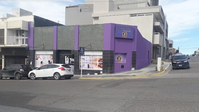 Uñas Centro de Estetica Arya tara en Comodoro Rivadavia Chubut Argentina