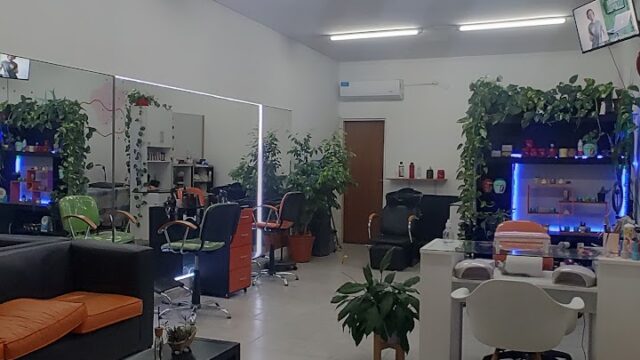 Uñas Regina Rodriguez Peluqueria Unisex en Villa Carlos Paz Córdoba Argentina