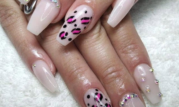 Uñas MUNA Beauty Studio en Morón Provincia de Buenos Aires Argentina