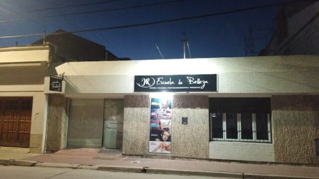 Uñas Escuela de belleza jr en Río Cuarto Córdoba Argentina