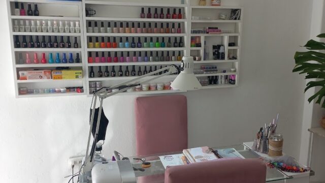 Uñas Bet Nails en Merlo Provincia de Buenos Aires Argentina