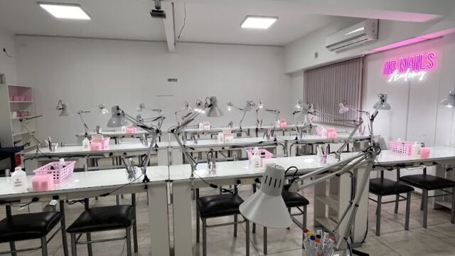 Uñas AB Nails (uñas y cursos) en Lanús Provincia de Buenos Aires Argentina