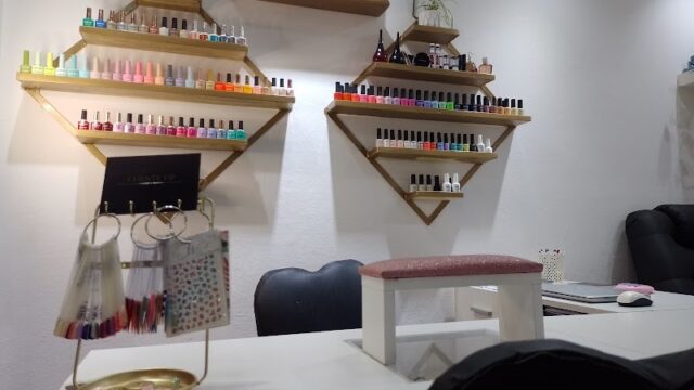Uñas Salón de Belleza , Vanidosa en Barrio Fray José de la Quintana Corrientes Corrientes Argentina