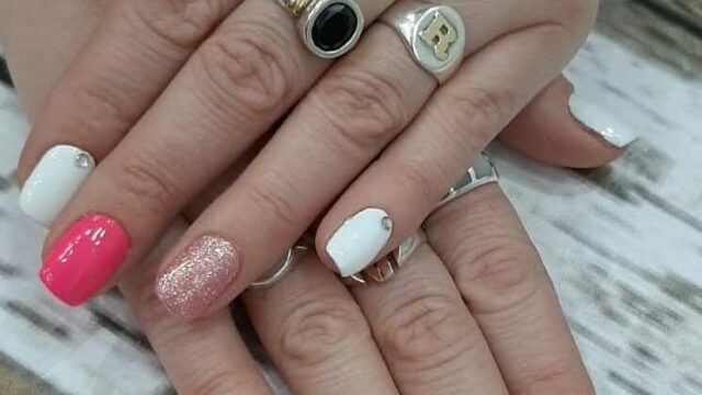 Uñas Uñas R Manicura. en Bahía Blanca Provincia de Buenos Aires Argentina