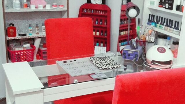 Uñas Nails – Manicuria, Uñas Esculpidas, Esmaltado Semipermanente, Belleza De Pies, Pestañas en Lomas de Zamora Provincia de Buenos Aires Argentina