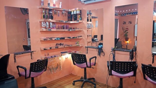 Uñas Peluquería y Estética Valeria Cioni en Rawson San Juan Argentina